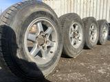 R 15 диски японцы с резиной 235-75-15 зима за 125 000 тг. в Алматы – фото 3