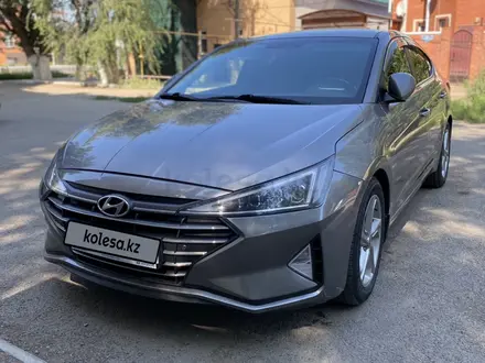 Hyundai Elantra 2020 года за 8 000 000 тг. в Уральск – фото 2