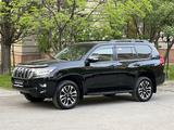 Toyota Land Cruiser Prado 2022 года за 26 500 000 тг. в Алматы – фото 3