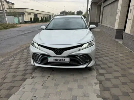 Toyota Camry 2021 года за 15 200 000 тг. в Тараз