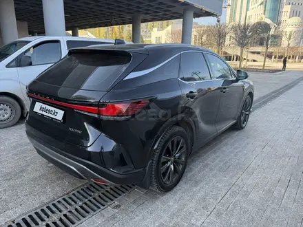 Lexus RX 350 2023 года за 34 000 000 тг. в Уральск – фото 4