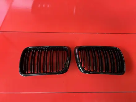 Решетка радиатора BMW 3 ноздри Е 36 ноздри Е36 за 12 000 тг. в Алматы – фото 2