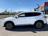 Hyundai Santa Fe 2021 года за 16 000 000 тг. в Караганда – фото 3