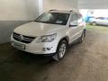 Volkswagen Tiguan 2011 года за 6 400 000 тг. в Астана