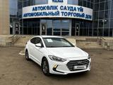 Hyundai Elantra 2018 года за 8 350 000 тг. в Уральск – фото 2