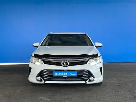 Toyota Camry 2015 года за 10 470 000 тг. в Шымкент – фото 2