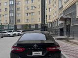 Toyota Camry 2018 года за 13 500 000 тг. в Актау – фото 3