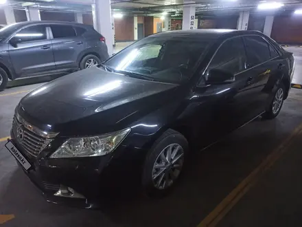 Toyota Camry 2014 года за 11 200 000 тг. в Астана – фото 2