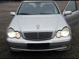 Mercedes-Benz C 180 2005 года за 1 111 000 тг. в Актобе – фото 2