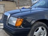 Mercedes-Benz E 200 1993 года за 1 500 000 тг. в Шымкент – фото 2