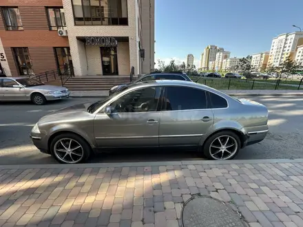 Volkswagen Passat 2004 года за 3 200 000 тг. в Астана – фото 3