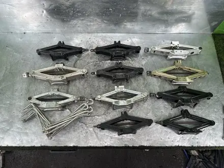 Привозные домкраты 800-1300Кг за 10 000 тг. в Астана