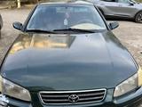 Toyota Camry 2000 года за 2 700 000 тг. в Жезказган – фото 2