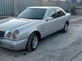 Mercedes-Benz E 200 1996 годаүшін3 200 000 тг. в Астана