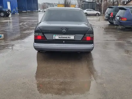 Mercedes-Benz E 230 1991 года за 1 500 000 тг. в Алматы – фото 8