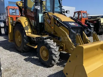 Caterpillar  428 2026 года за 40 000 000 тг. в Алматы