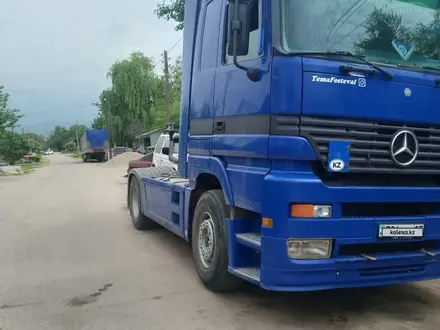 Mercedes-Benz  Actros 2002 года за 15 700 000 тг. в Алматы – фото 2