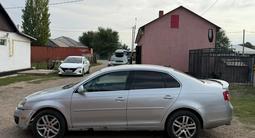 Volkswagen Jetta 2005 года за 1 450 000 тг. в Астана – фото 2