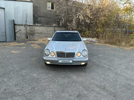 Mercedes-Benz E 200 1998 года за 3 600 000 тг. в Караганда – фото 12