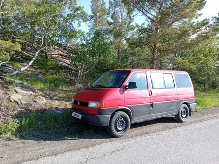 Volkswagen Caravelle 1995 года за 2 700 000 тг. в Караганда