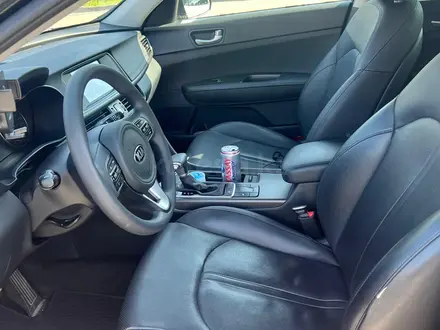 Kia K5 2017 года за 8 100 000 тг. в Алматы – фото 12