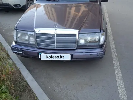 Mercedes-Benz E 300 1991 года за 1 900 000 тг. в Астана – фото 3