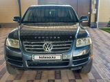 Volkswagen Touareg 2004 года за 4 300 000 тг. в Тараз – фото 2