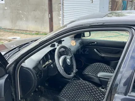 Volkswagen Golf 1997 года за 1 500 000 тг. в Актобе – фото 3