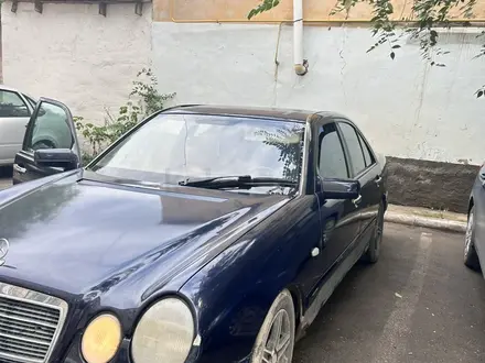 Mercedes-Benz E 230 1996 года за 1 000 000 тг. в Уральск – фото 5