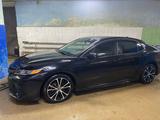 Toyota Camry 2019 года за 10 500 000 тг. в Астана – фото 2