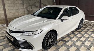 Toyota Camry 2023 года за 21 000 000 тг. в Шымкент