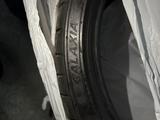Комплект летней резины, перед 265/35/20, зад 295/30/20. В идеальном сост. за 180 000 тг. в Алматы – фото 4