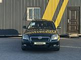 Toyota Avensis 2003 года за 3 300 000 тг. в Караганда – фото 2