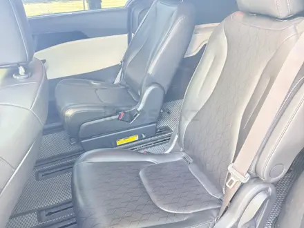 Kia Carnival 2023 года за 19 200 000 тг. в Алматы – фото 15