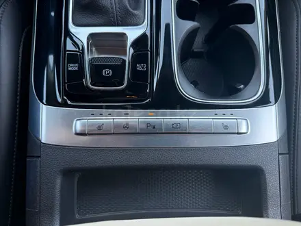 Kia Carnival 2023 года за 19 200 000 тг. в Алматы – фото 20