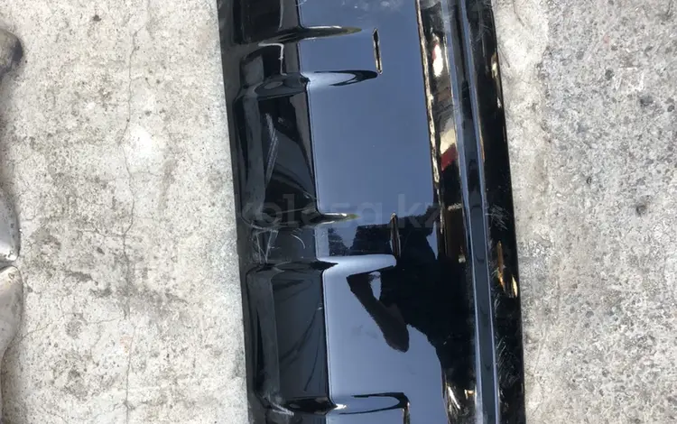Накладка заднего бампера Range Rover Sport L494 17-22 за 10 000 тг. в Алматы