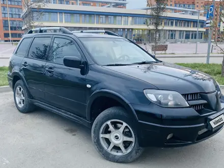 Mitsubishi Outlander 2005 года за 4 378 571 тг. в Кокшетау – фото 2