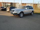 Volkswagen Touareg 2003 года за 4 600 000 тг. в Астана