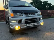 Mitsubishi Delica, 2006