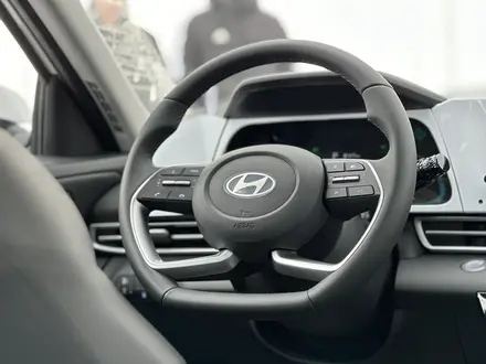 Hyundai Elantra 2023 года за 9 150 000 тг. в Актобе – фото 30
