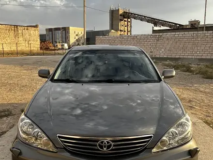 Toyota Camry 2004 года за 7 200 000 тг. в Актау – фото 2