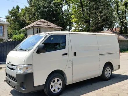 Toyota Hiace 2023 года за 17 800 000 тг. в Алматы – фото 2