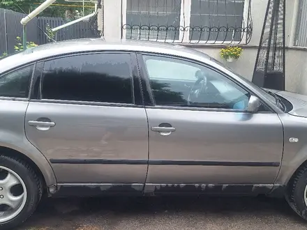 Volkswagen Passat 2003 года за 2 500 000 тг. в Алматы – фото 4