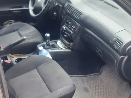 Volkswagen Passat 2003 года за 2 500 000 тг. в Алматы – фото 7