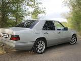 Mercedes-Benz E 220 1995 годаүшін2 200 000 тг. в Караганда – фото 2
