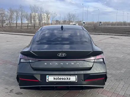 Hyundai Elantra 2023 года за 7 499 000 тг. в Актобе – фото 7