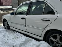 Mercedes-Benz C 180 1995 годаfor2 900 000 тг. в Алматы