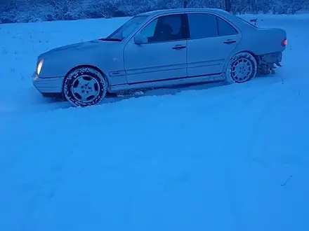 Mercedes-Benz E 280 1996 года за 2 450 000 тг. в Астана – фото 4