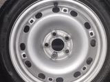 Зимнию Резину с дисками размер 185/60R15 за 100 000 тг. в Талгар
