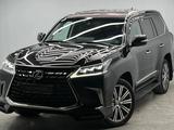 Lexus LX 570 2016 годаfor39 000 000 тг. в Алматы